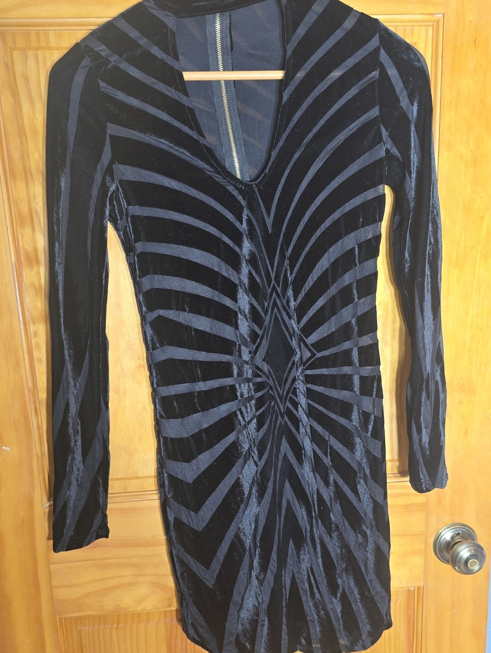 Women's Black Velvet Long-Sleeve Bodycon Dress. Medium